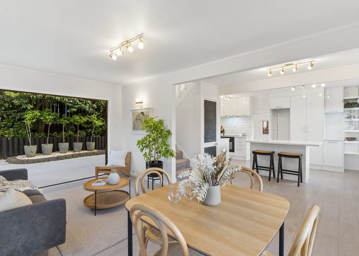  at 2/22 Coroglen Avenue, Birkenhead, Auckland