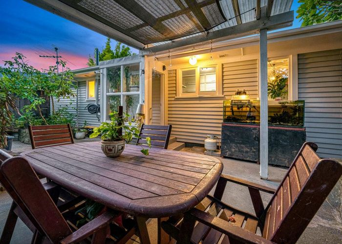  at 3 Endeavour Street, Blockhouse Bay, Auckland