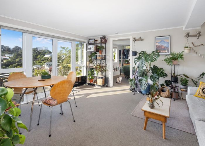  at 27 Sutherland Crescent, Melrose, Wellington