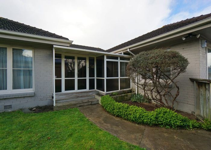  at 283 Cambridge Road, Hillcrest, Hamilton