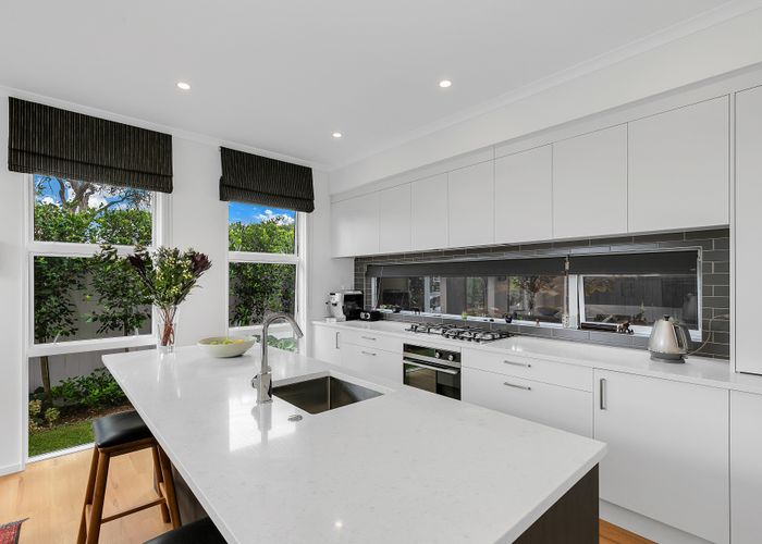  at 28 Humariri Street, Point Chevalier, Auckland