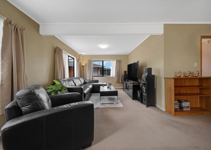  at 77 Botany Road, Botany Downs, Manukau City, Auckland