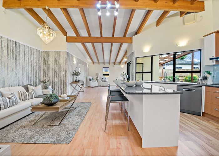  at 5 Mark Edward Drive, Half Moon Bay, Auckland