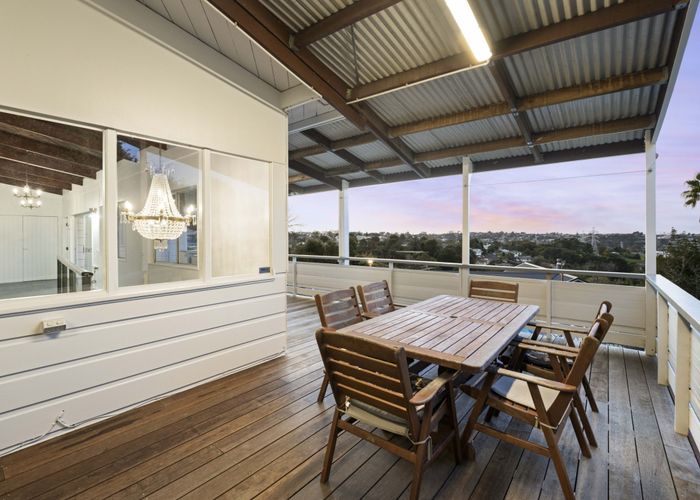  at 10 Lilburn Crescent, Massey, Waitakere City, Auckland