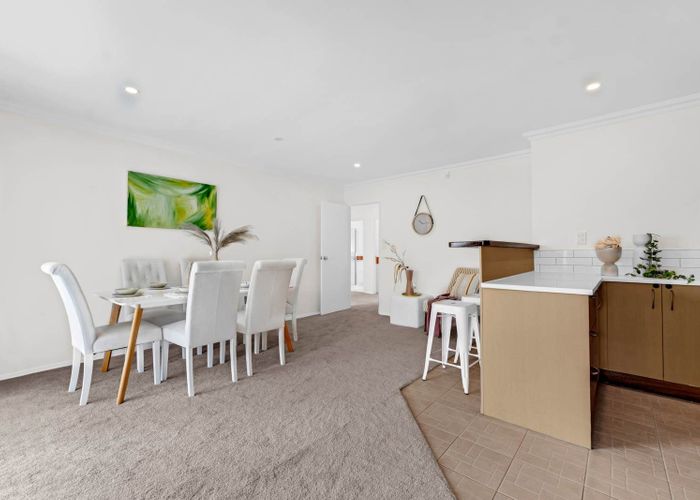  at 3 Lake Panorama Drive, Henderson, Waitakere City, Auckland