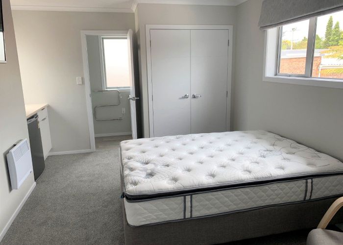  at 4/11 Knighton Road, Hillcrest, Hamilton, Waikato