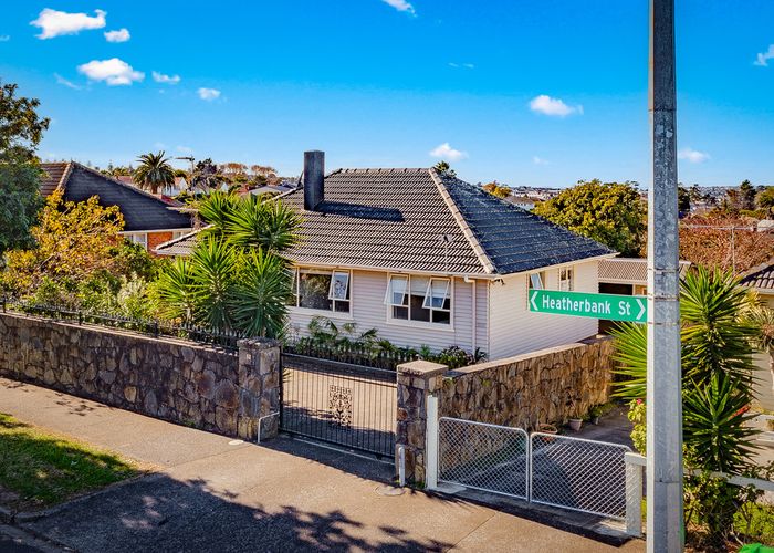  at 52 Heatherbank Street, Glen Innes, Auckland