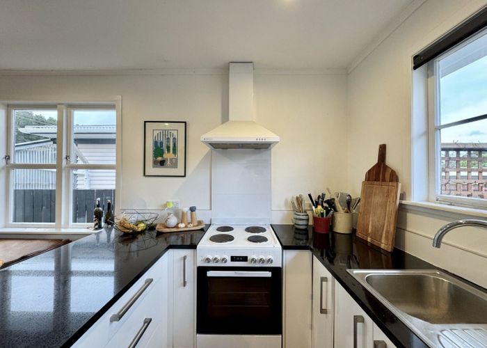  at 10 Birdwood Road, Swanson, Auckland