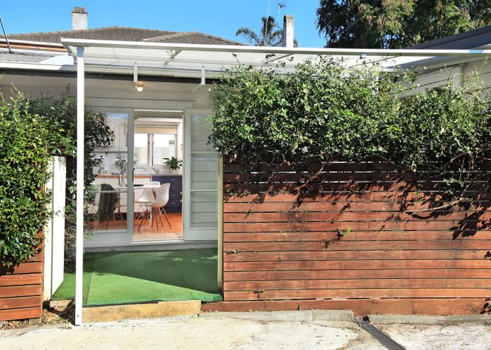  at 2/68 Malvern Road, Mount Albert, Auckland