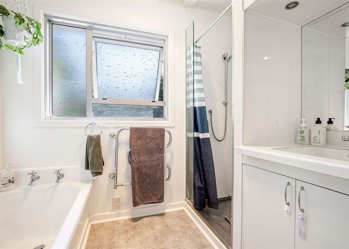  at 21 Covil Avenue, Te Atatu South, Waitakere City, Auckland