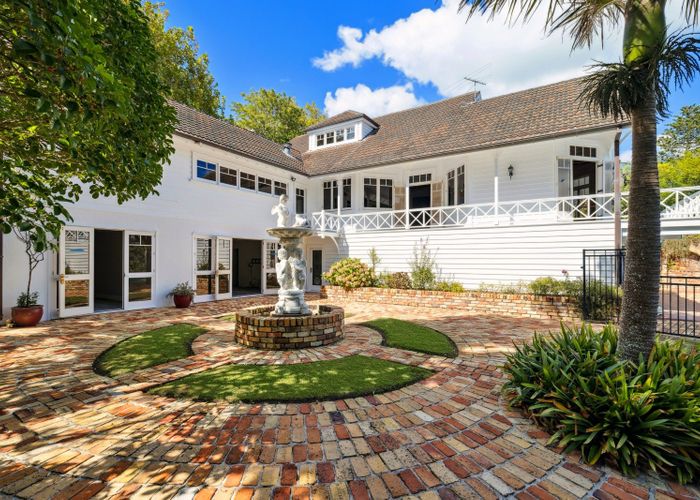  at 7 Beresford Street, Bayswater, North Shore City, Auckland