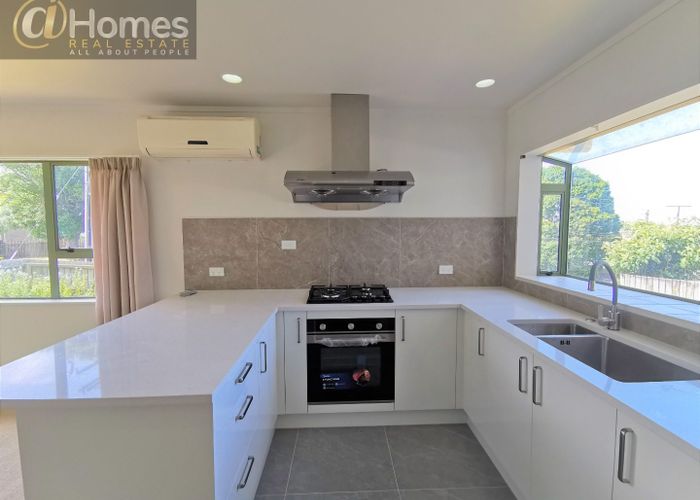  at 83 Greenslade cresent, Northcote, North Shore City, Auckland