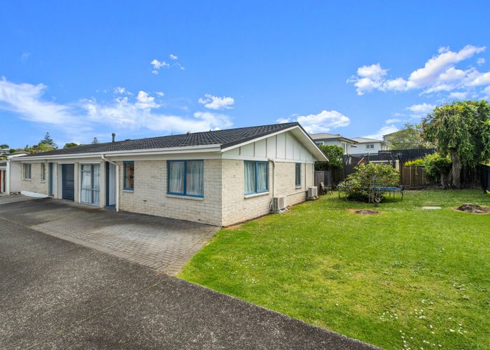  at 1/71 Moore Street, Howick, Auckland