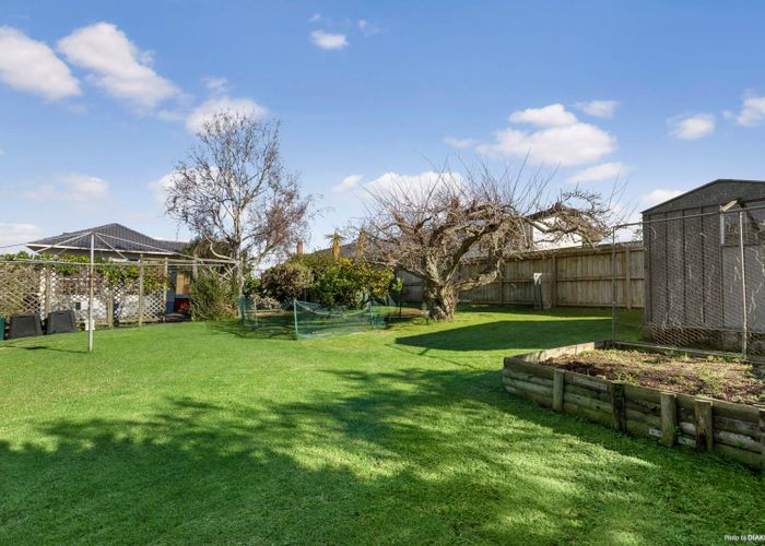  at 88 Target Road, Totara Vale, Auckland