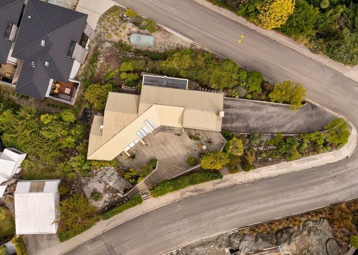  at 9 Wakatipu Heights, Town Centre, Queenstown-Lakes, Otago