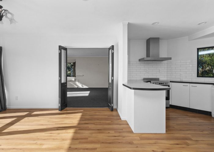  at 90 Endeavour Avenue, Flagstaff, Hamilton