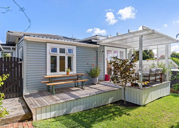  at 11 Nikau Street, New Lynn, Waitakere City, Auckland