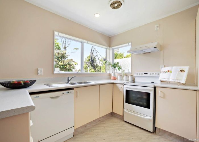  at 2/239 Edmonton Road, Te Atatu South, Waitakere City, Auckland