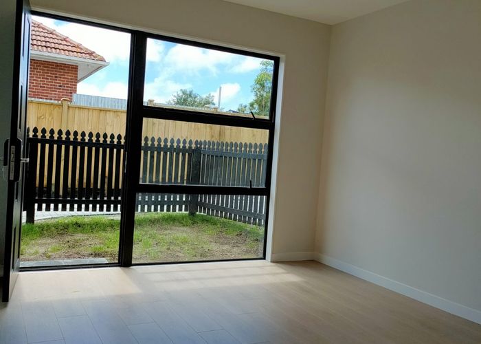  at 7/21 Humphrey Kemp Ave, Te Atatu South, Waitakere City, Auckland