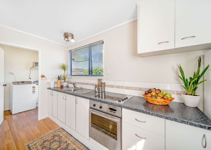  at 2/136 Buckland Road, Manukau, Manukau City, Auckland