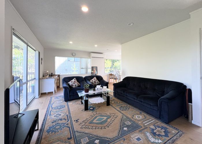  at 2/7 Becroft Drive, Forrest Hill, Auckland