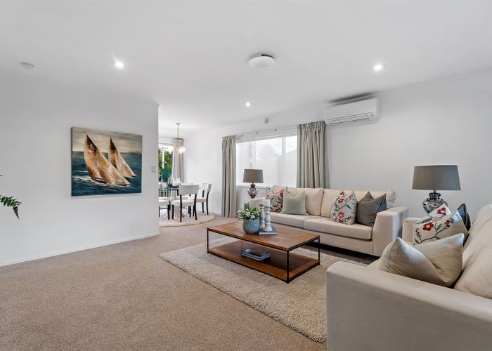  at 2/30 Selwyn Crescent, Forrest Hill, Auckland