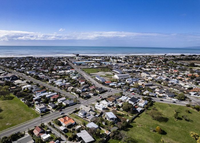  at 388 Keyes Road, New Brighton, Christchurch City, Canterbury