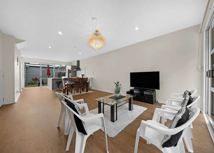  at 6 Kauri Drive, Takanini, Papakura, Auckland