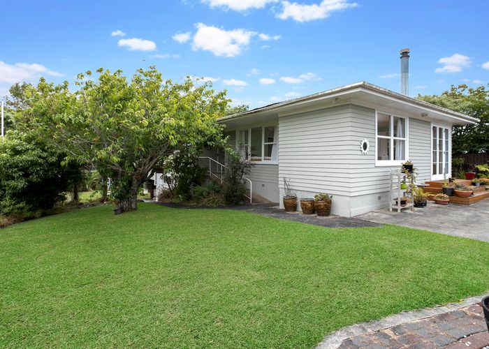  at 2 Linwood Avenue, Forrest Hill, Auckland