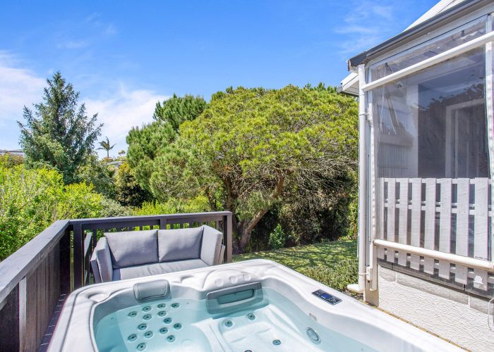  at 10 Wyman Place, Pakuranga Heights, Auckland