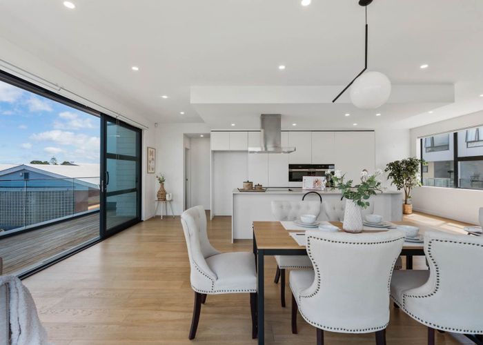  at 952A  East Coast Road, Northcross, North Shore City, Auckland