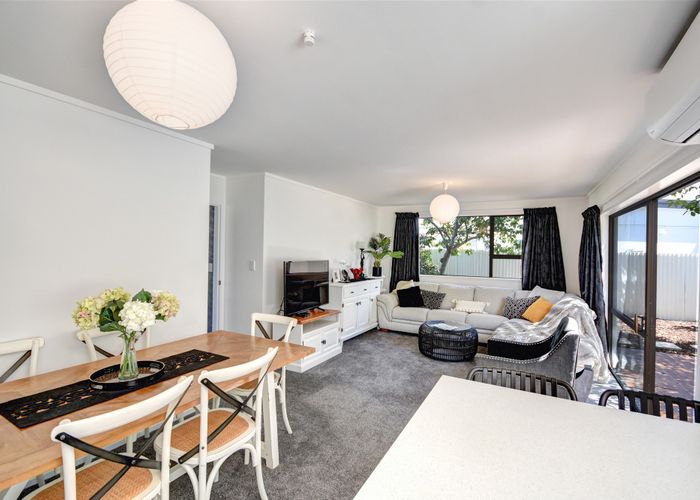  at 72C Queens Drive, Saint Kilda, Dunedin