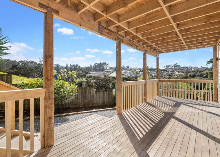  at 16 Meharg Place, Fairview Heights, Auckland