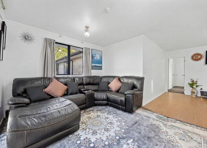  at 29 Woodbank Drive, Glen Eden, Waitakere City, Auckland
