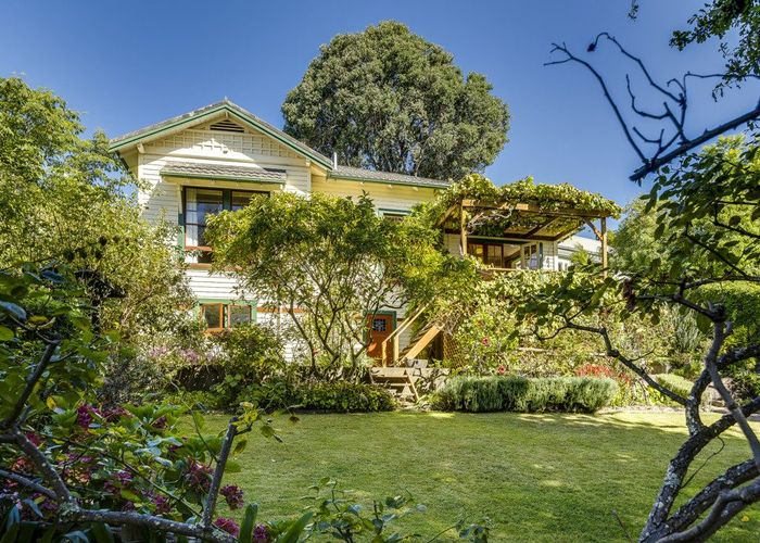  at 19 Cameron Road, Bluff Hill, Napier