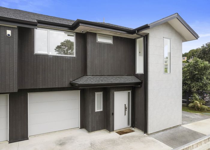  at 15A Vida Place, Howick, Auckland