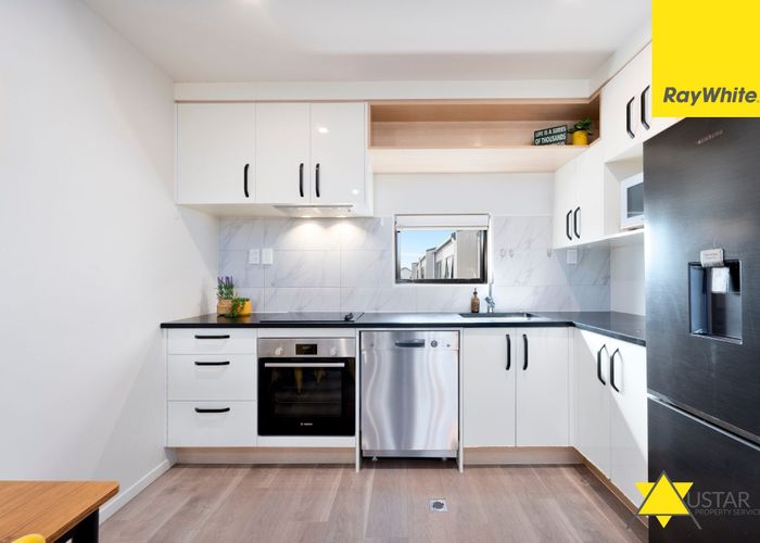  at 4/115 Swanson Road, Henderson, Waitakere City, Auckland