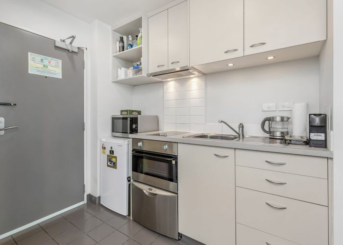  at 606/17 Amersham Way, Manukau, Manukau City, Auckland