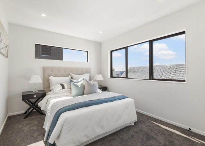  at 10/1B Egremont Street, Belmont, North Shore City, Auckland