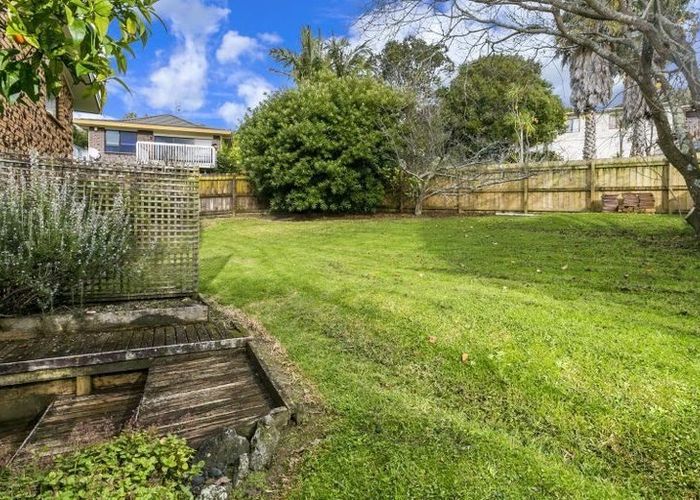  at 6 Serrata Place, Browns Bay, Auckland