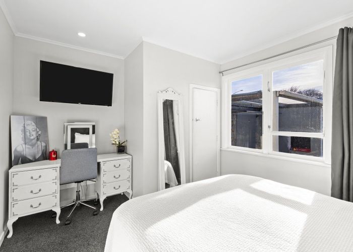  at 1 Battersea Place, Roslyn, Palmerston North, Manawatu / Whanganui