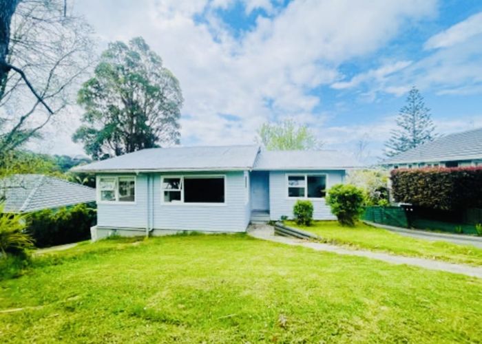  at 9 Dolbear street, Titirangi, Waitakere City, Auckland