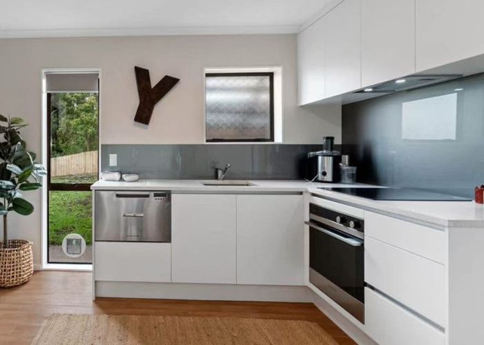  at 1/168 Luckens Road, West Harbour, Waitakere City, Auckland