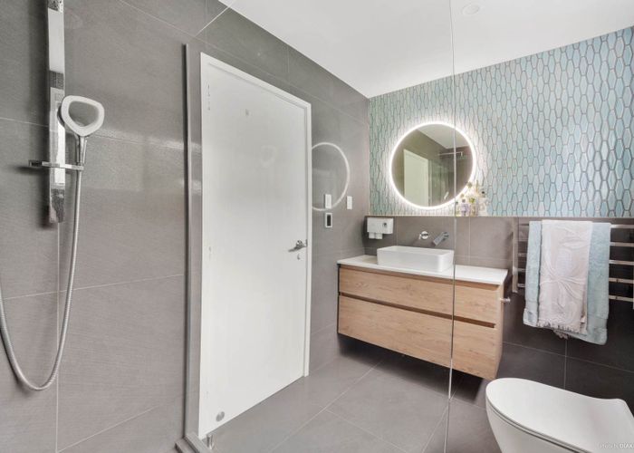  at 1/50 NorEast Drive, Northcross, North Shore City, Auckland