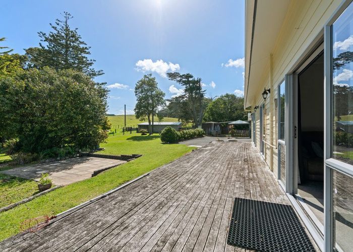  at 174 Kaipara Coast Highway, Helensville, Rodney, Auckland
