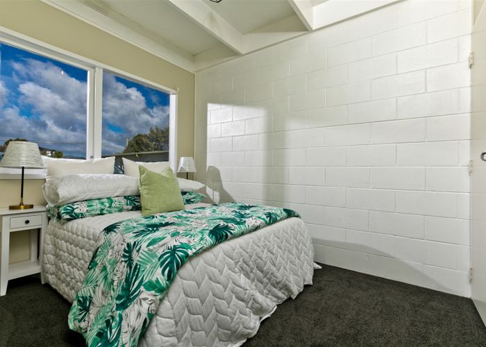  at 6/5 Keeling Road, Henderson, Auckland