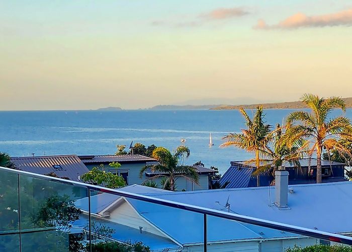  at 1/5 Rarere Road, Hauraki, Auckland