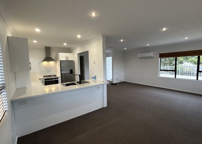  at 128 Discovery Drive, Whitby, Porirua