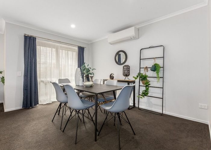  at 26 Mooring Close, Whitby, Porirua