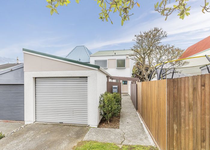  at 131 Akaroa Drive, Maupuia, Wellington